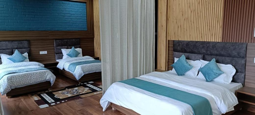 Starry Sky Hotel Joshimath Bagian luar foto
