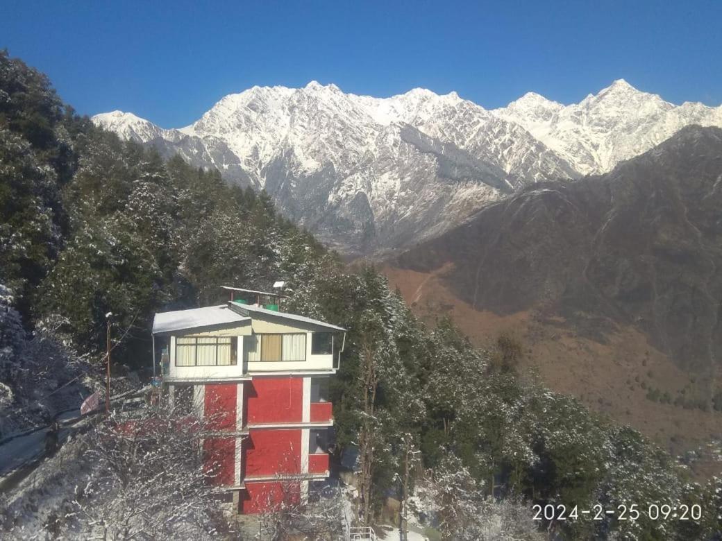 Starry Sky Hotel Joshimath Bagian luar foto
