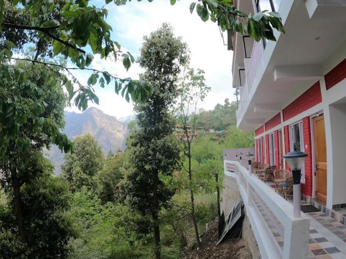 Starry Sky Hotel Joshimath Bagian luar foto