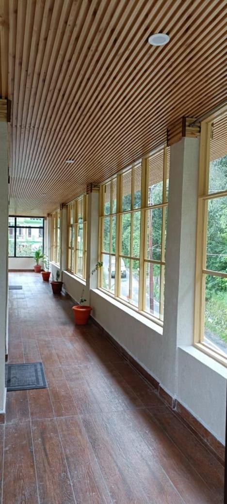 Starry Sky Hotel Joshimath Bagian luar foto