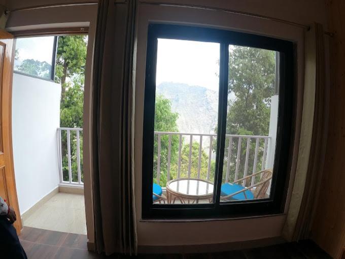 Starry Sky Hotel Joshimath Bagian luar foto