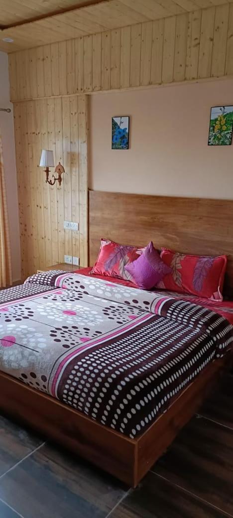 Starry Sky Hotel Joshimath Bagian luar foto